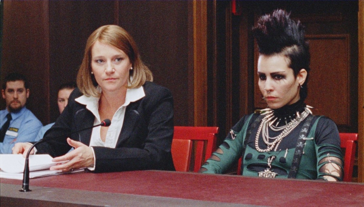 نومی راپاس در صحنه سریال تلویزیونی Millennium به همراه Annika Hallin