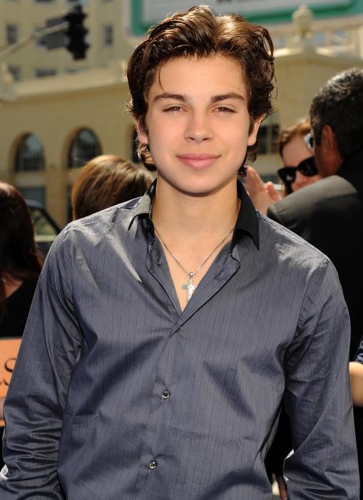 Jake T. Austin در صحنه فیلم سینمایی ریو