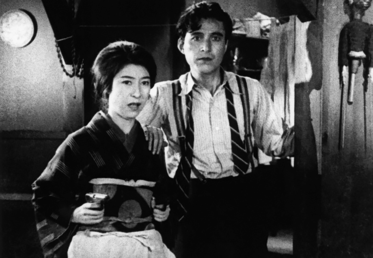 Tokihiko Okada در صحنه فیلم سینمایی That Night's Wife به همراه Emiko Yagumo