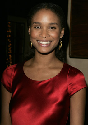 Joy Bryant در صحنه فیلم سینمایی شایعه اینه که ...