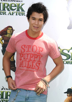 Booboo Stewart در صحنه فیلم سینمایی شرک برای همیشه