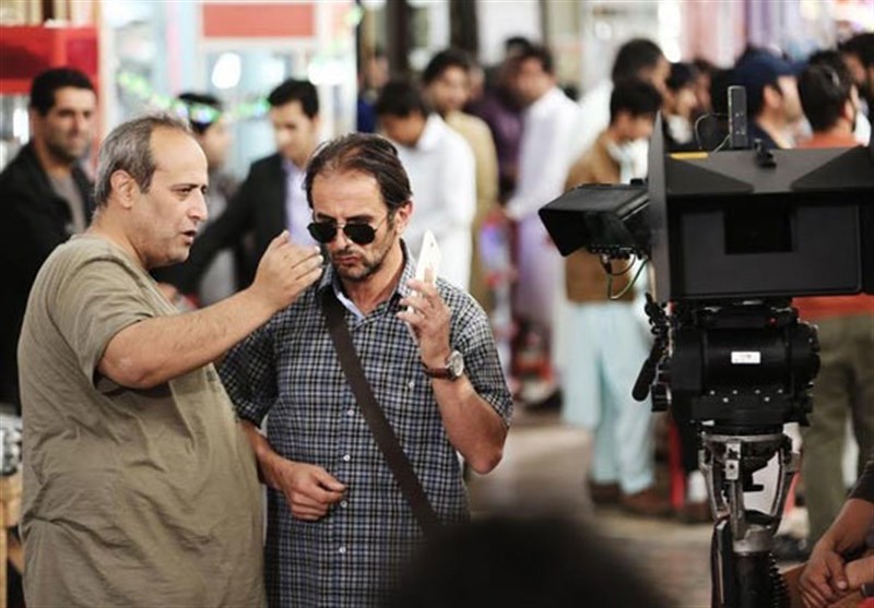 امین حیایی در پشت صحنه فیلم سینمایی شعله‌ور به همراه حمید نعمت‌الله