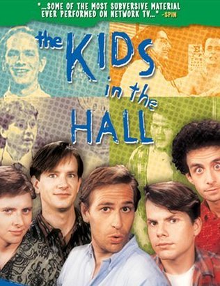 Scott Thompson در صحنه سریال تلویزیونی The Kids in the Hall به همراه Dave Foley، Kevin McDonald، Bruce McCulloch و Mark McKinney