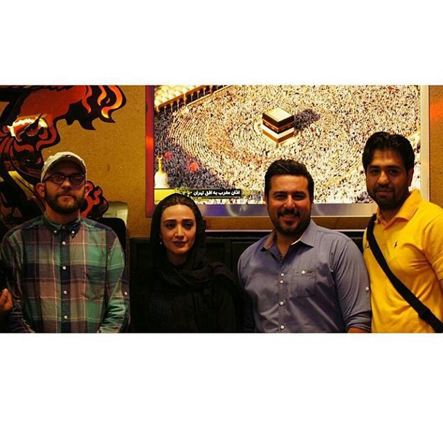 تصویری از بابک حمیدیان، بازیگر و تهیه کننده سینما و تلویزیون در حال بازیگری سر صحنه یکی از آثارش