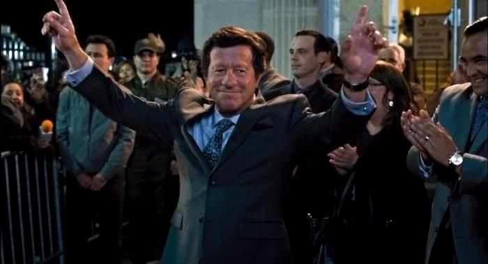 Joaquim de Almeida در صحنه فیلم سینمایی Our Brand Is Crisis