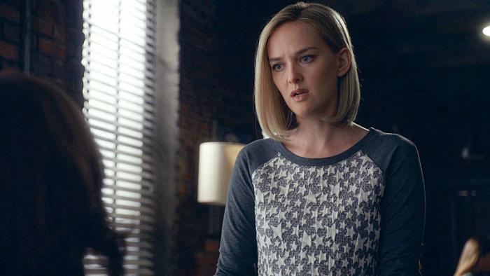 Jess Weixler در صحنه سریال تلویزیونی همسر خوب