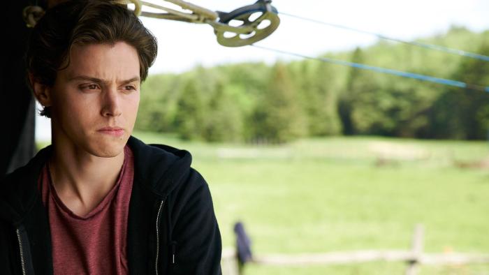 Tyler Young در صحنه سریال تلویزیونی شاهد عینی