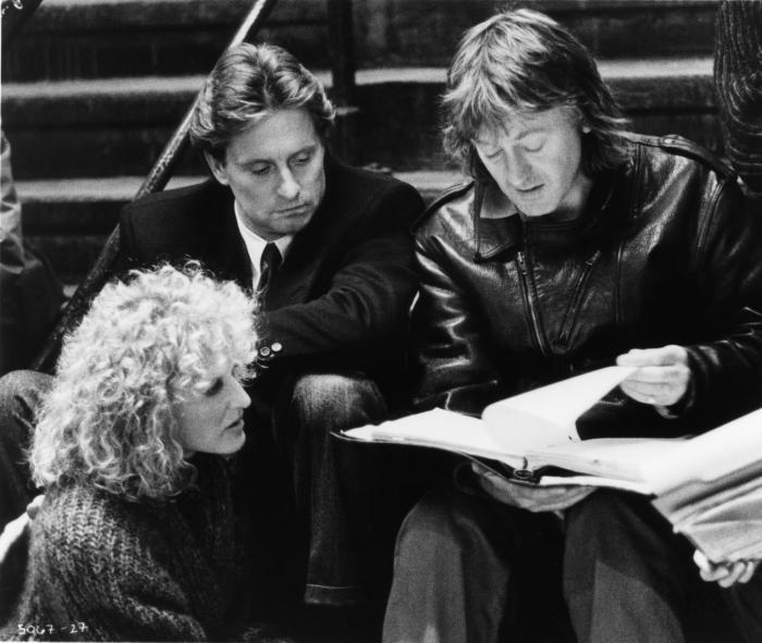 آدریان لین در صحنه فیلم سینمایی جاذبه مرگبار به همراه گلن کلوز و مایکل داگلاس