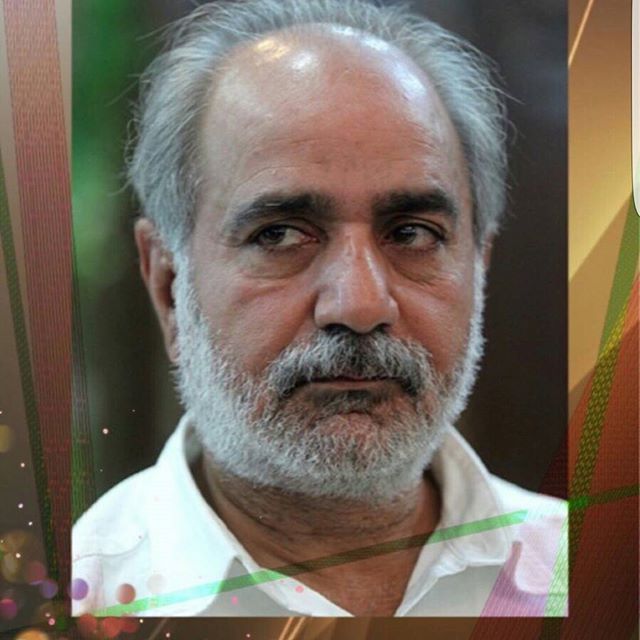 تصویری از پرویز پرستویی، بازیگر و تهیه کننده سینما و تلویزیون در حال بازیگری سر صحنه یکی از آثارش