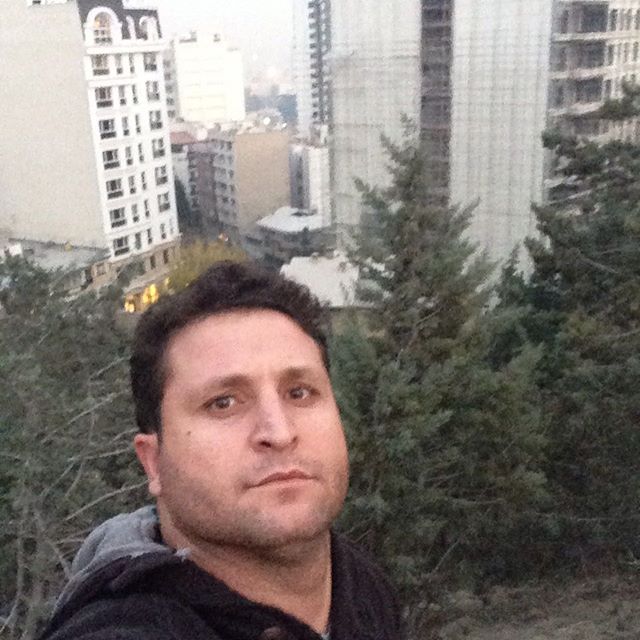 تصویری شخصی از بهزاد جعفری، بازیگر و طراح صحنه سینما و تلویزیون