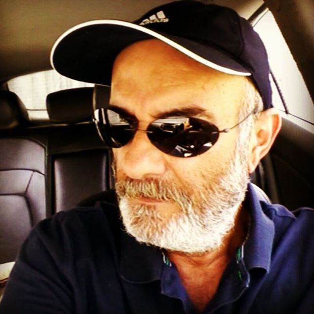 تصویری شخصی از علی عمرانی، بازیگر و کارگردان سینما و تلویزیون