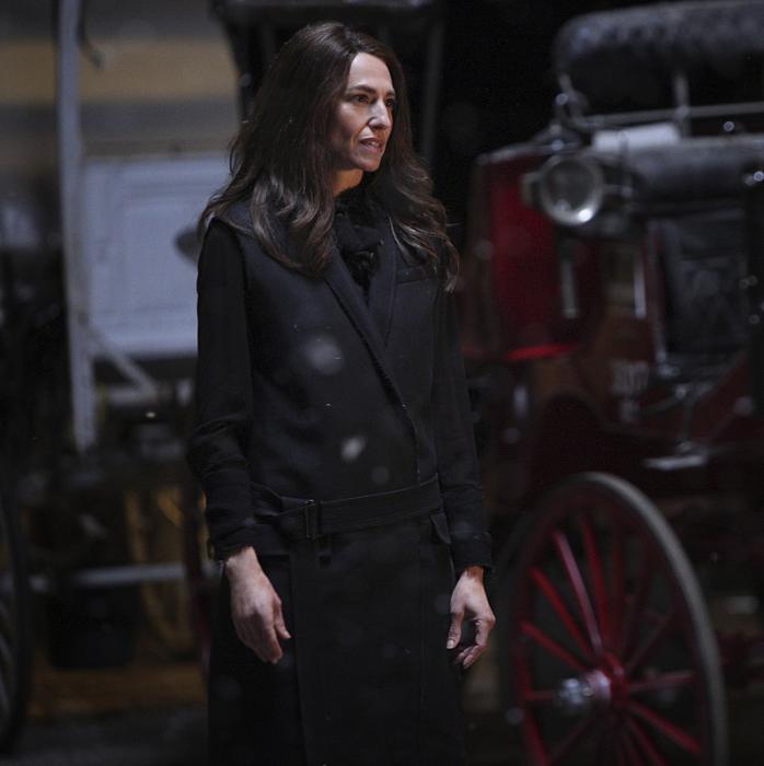 Claudia Black در صحنه سریال تلویزیونی اصیل ها