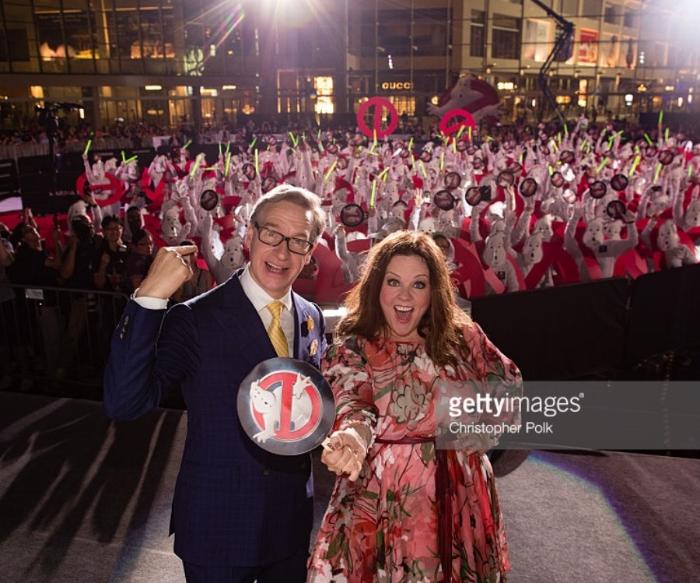 Paul Feig در صحنه فیلم سینمایی شکارچیان ارواح به همراه ملیسا مک کارتی