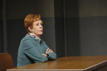 Carol Burnett در صحنه سریال تلویزیونی قانون و نظم: واحد قربانیان ویژه