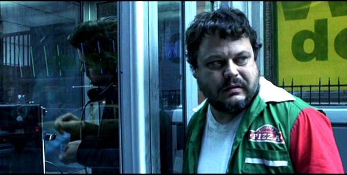 Dell Yount در صحنه فیلم سینمایی باجه تلفن به همراه کالین فارل