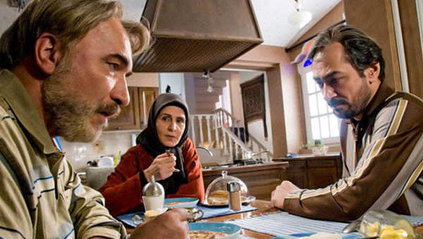 آهو خردمند در صحنه سریال تلویزیونی خانه بی پرنده به همراه سعید نیک‌پور