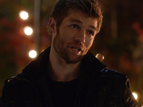 Liam McIntyre در صحنه سریال تلویزیونی فلش