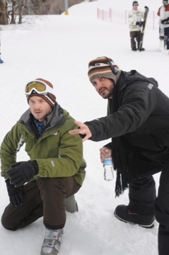 Adam Green در صحنه فیلم سینمایی یخ زده به همراه Shawn Ashmore