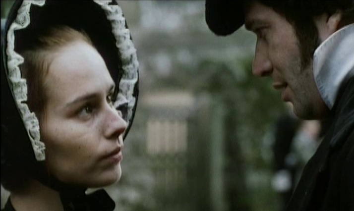 Tara Fitzgerald در صحنه سریال تلویزیونی The Tenant of Wildfell Hall به همراه جیمز پیورفوی