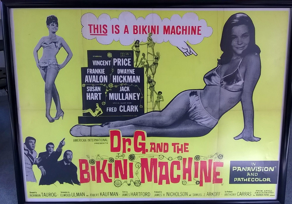 Dwayne Hickman در صحنه فیلم سینمایی Dr. Goldfoot and the Bikini Machine به همراه Frankie Avalon و وینسنت پرایس