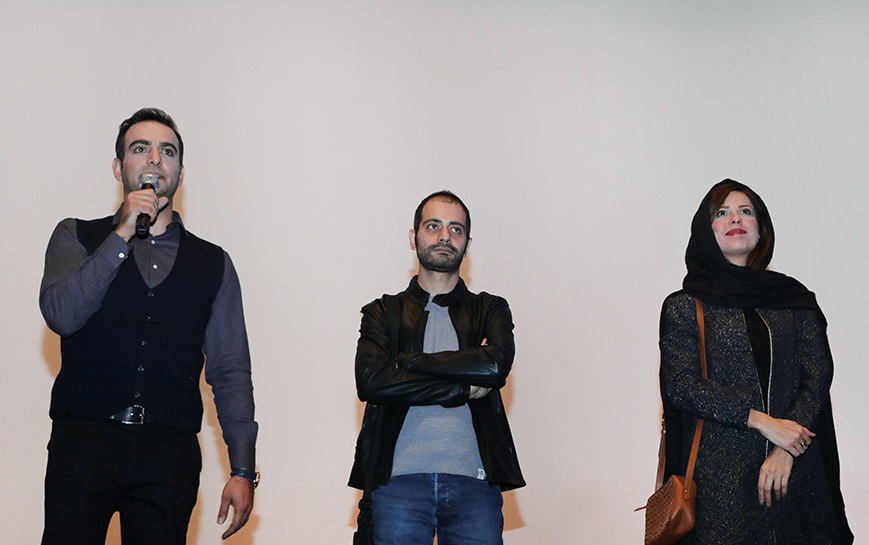 کاوه صباغ زاده در اکران افتتاحیه فیلم سینمایی ایتالیا ایتالیا به همراه حامد کمیلی و سارا بهرامی