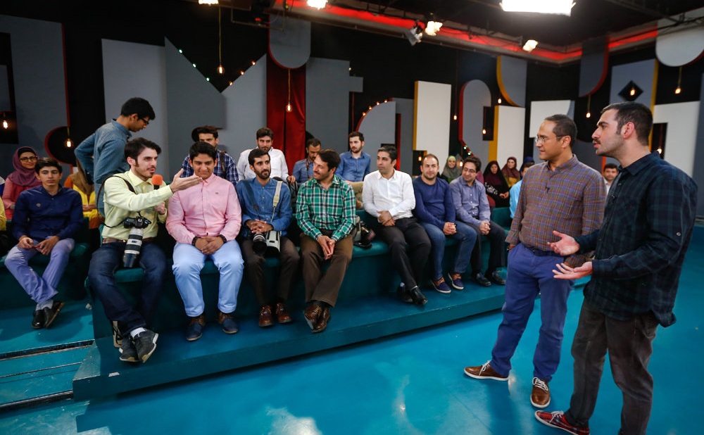  برنامه تلویزیونی خندوانه به کارگردانی رامبد جوان