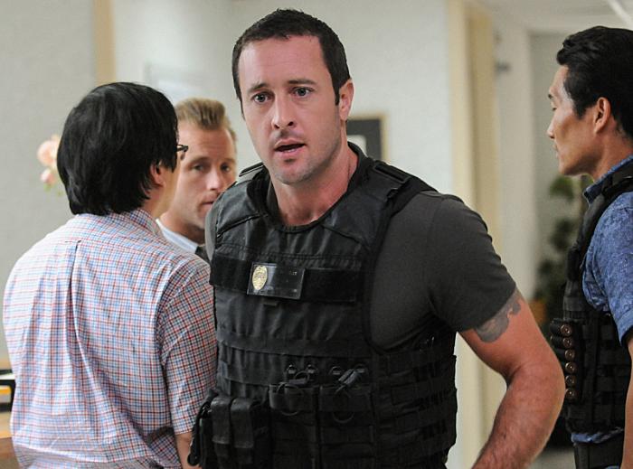 Daniel Dae Kim در صحنه سریال تلویزیونی Hawaii Five-0 به همراه Alex O'Loughlin، Scott Caan و Masi Oka