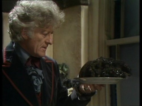 Jon Pertwee در صحنه سریال تلویزیونی دکتر هو