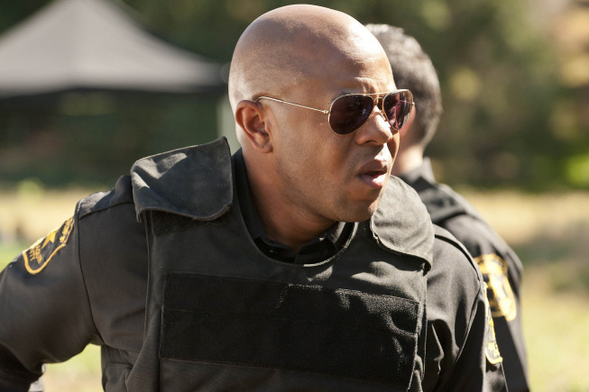 راکموند دانبار در صحنه سریال تلویزیونی فرزندان آشوب