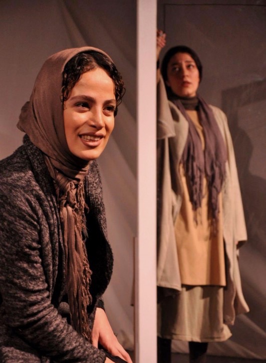  تئاتر قایقانع به کارگردانی بهادر آذری