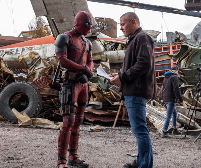 تیم میلر در صحنه فیلم سینمایی ددپول به همراه رایان رینولد