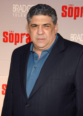 Vincent Pastore در صحنه سریال تلویزیونی سوپرانوز