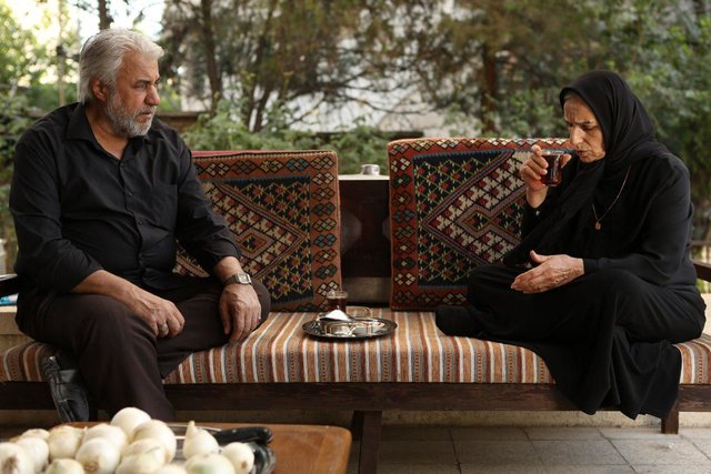 محمد فیلی در صحنه سریال تلویزیونی هاتف به همراه مریم بوبانی