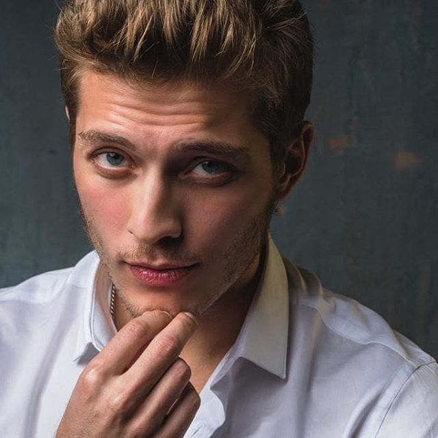 تصویری شخصی از بوراک توزکوپاران، بازیگر سینما و تلویزیون