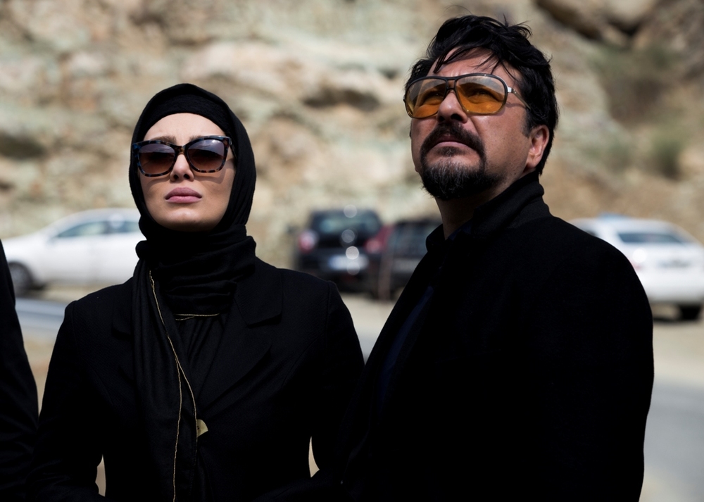 امیرحسین صدیق در صحنه فیلم سینمایی خالتور به همراه سحر قریشی