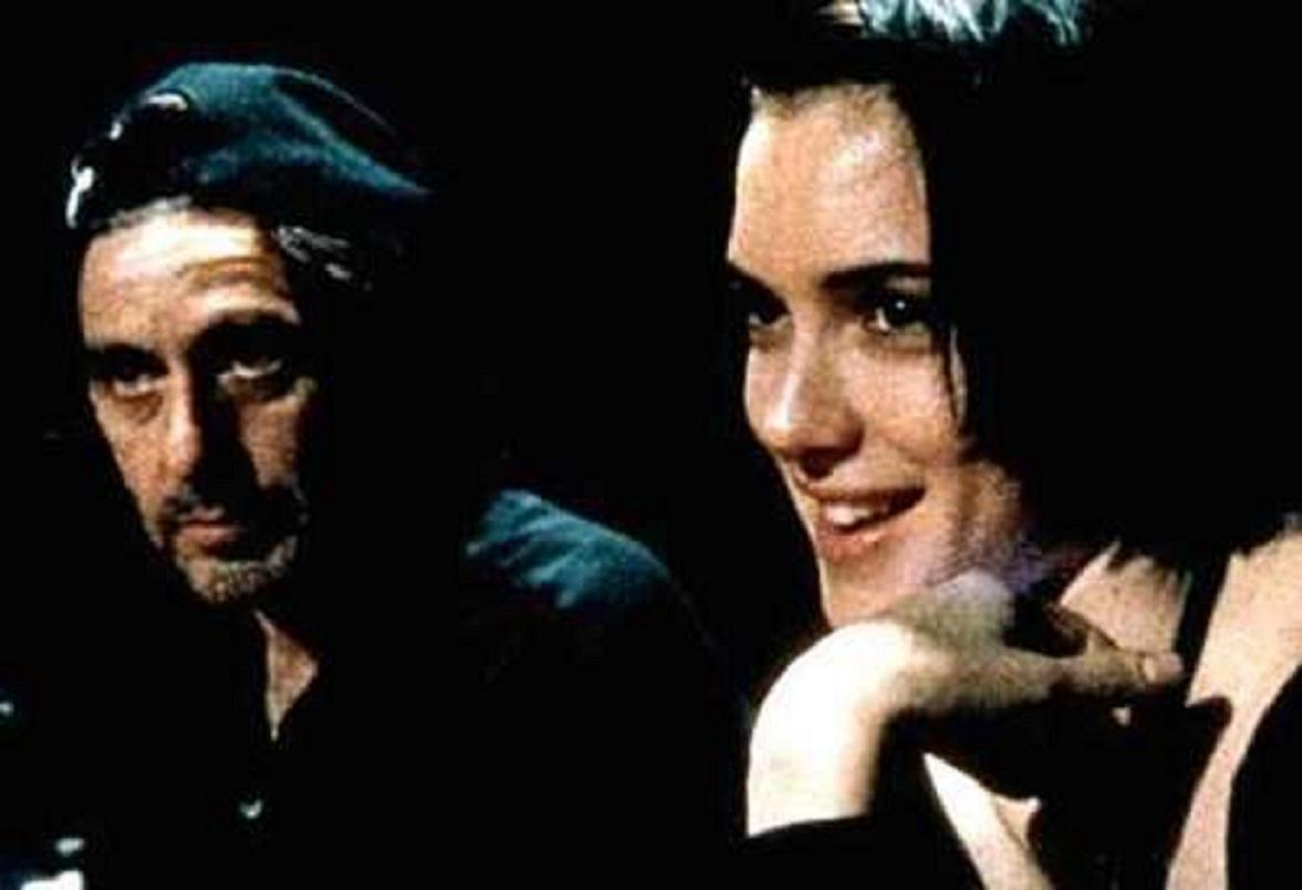 آل پاچینو در صحنه فیلم سینمایی Looking for Richard به همراه وینونا رایدر