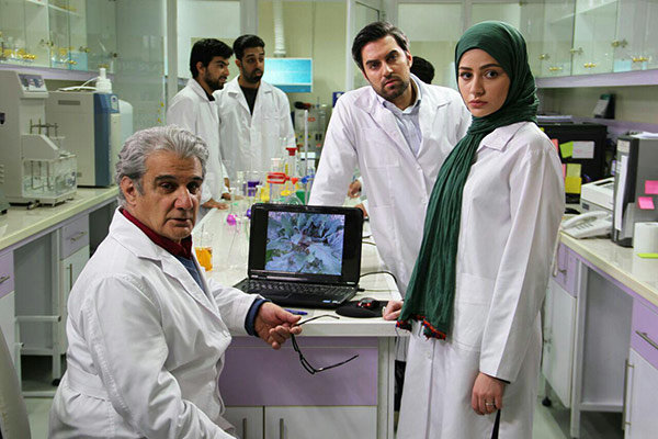 مهدی هاشمی در صحنه سریال تلویزیونی در جستجوی آرامش