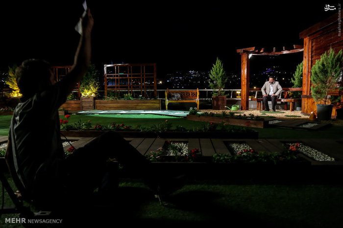 پشت صحنه برنامه تلویزیونی ماه نشان به کارگردانی 