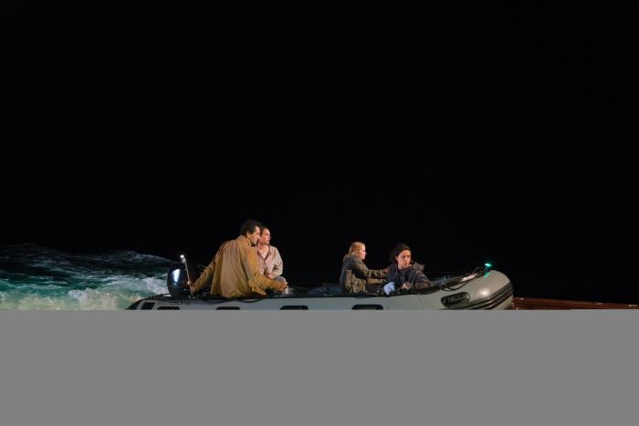Lorenzo James Henrie در صحنه سریال تلویزیونی ترس از مردگان متحرک به همراه کلیف کرتیس، کیم دیکنز و Frank Dillane
