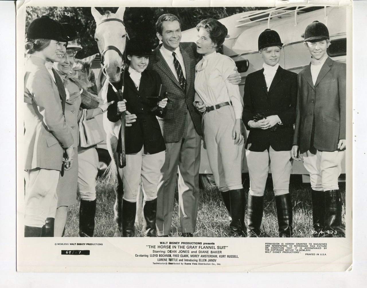 Diane Baker در صحنه فیلم سینمایی The Horse in the Gray Flannel Suit به همراه Dean Jones و Ellen Janov