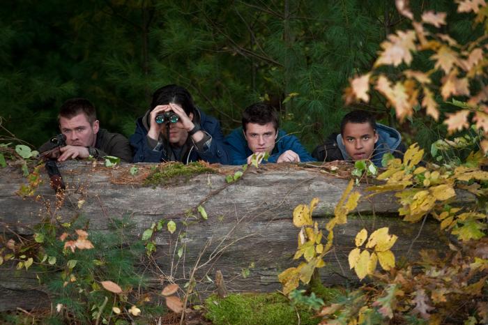  فیلم سینمایی سحرگاه سرخ با حضور Josh Peck، کریس همسورث، Josh Hutcherson و Connor Cruise