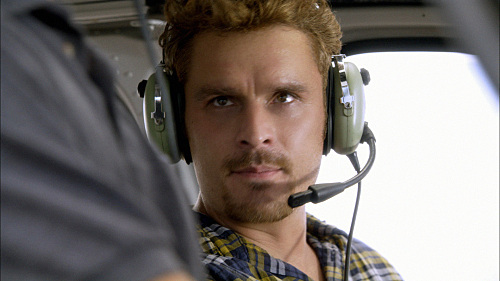 بالتازار گتی در صحنه سریال تلویزیونی Hawaii Five-0