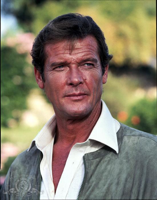  فیلم سینمایی فقط بخاطر چشمان تو با حضور Roger Moore