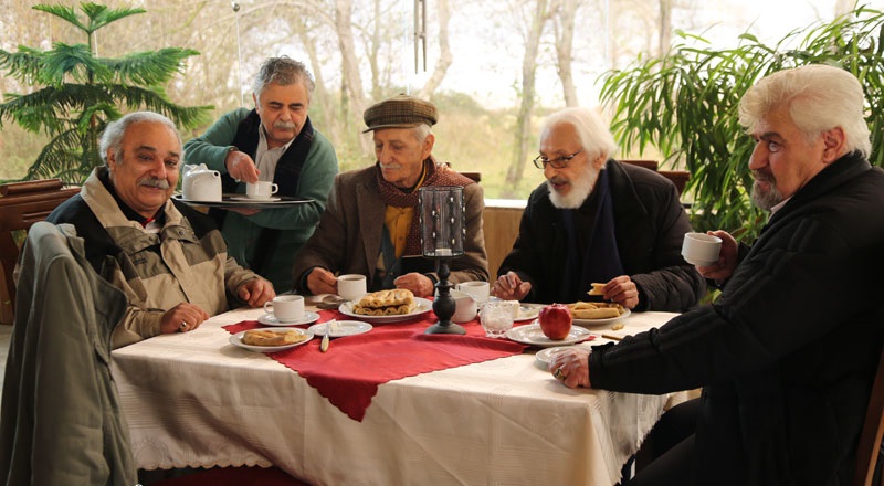 محمد کاسبی در صحنه فیلم سینمایی رفقای خوب به همراه جمشید مشایخی، عنایت بخشی، احمدرضا اسعدی و داریوش اسدزاده