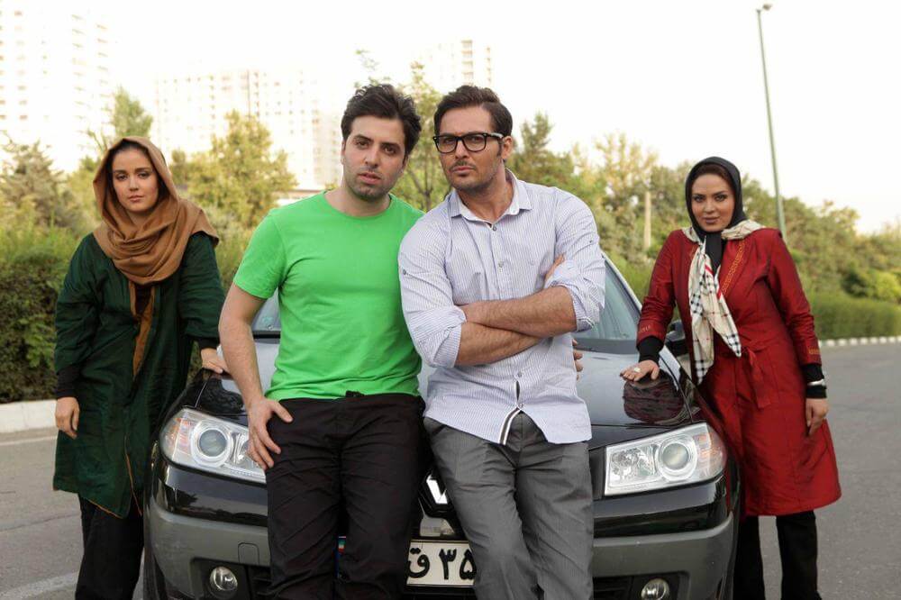 پشت صحنه فیلم سینمایی دو عروس با حضور دانیال عبادی، افسانه‌ پاکرو، محمدعلی خیامی و سولماز آقمقانی
