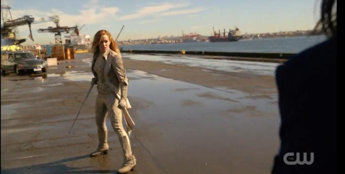 کاسپر کرامپ در صحنه سریال تلویزیونی افسانه های فردا به همراه کیتی لاتز