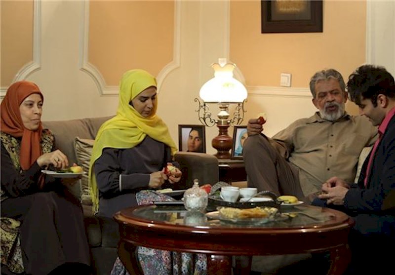 حسن پورشیرازی در صحنه سریال تلویزیونی برادر به همراه سوگل طهماسبی، پوریا پورسرخ و سهیلا رضوی