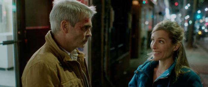 Henry Rollins در صحنه فیلم سینمایی او هرگز نمی میرد به همراه Kate Greenhouse