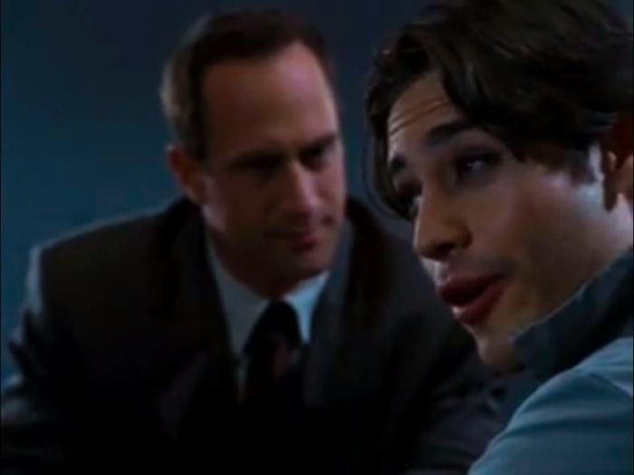 Matt Skollar در صحنه سریال تلویزیونی قانون و نظم: واحد قربانیان ویژه به همراه کریستوفر ملونی