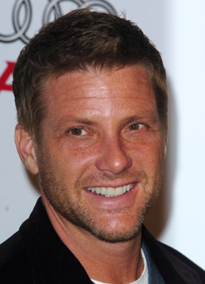 Doug Savant در صحنه فیلم سینمایی ترنس آمریکا